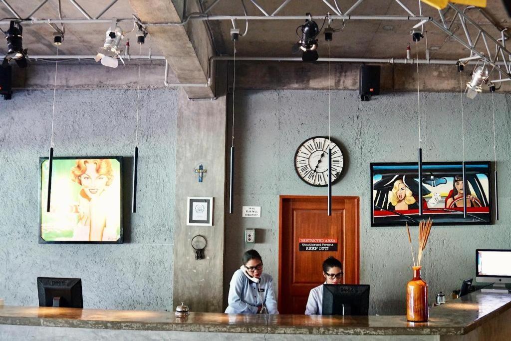 The Henry Hotel Cebu Buitenkant foto