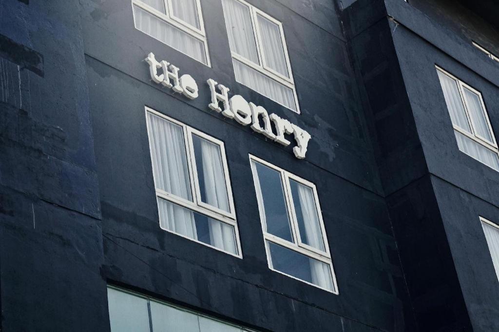 The Henry Hotel Cebu Buitenkant foto
