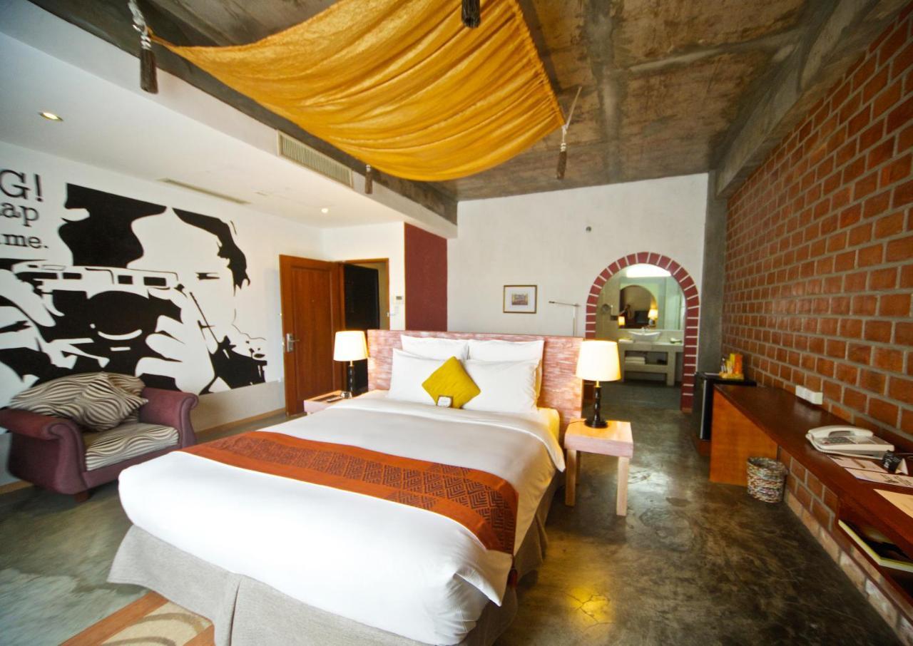 The Henry Hotel Cebu Buitenkant foto
