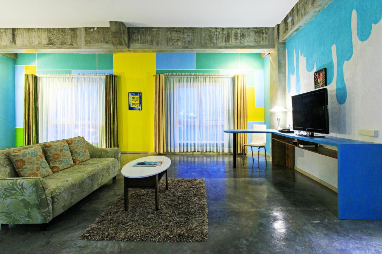 The Henry Hotel Cebu Buitenkant foto