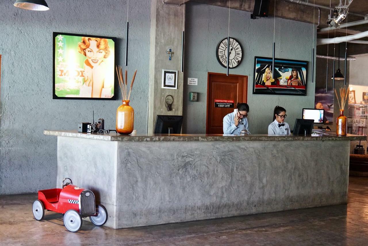 The Henry Hotel Cebu Buitenkant foto